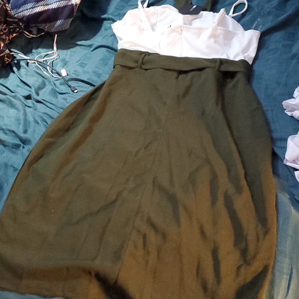 Dress - Picture 2 of 4